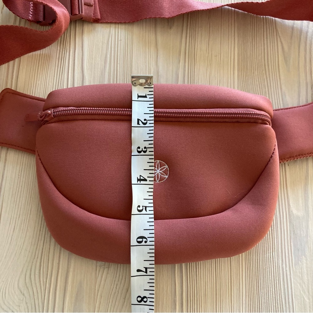 Neoprene Belt Bag - Picture 3 of 6